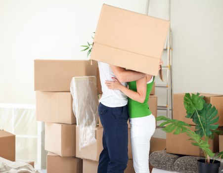 Household relocation service for flats and family homes in St Jamess
