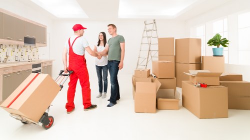 Flexible moving support for furniture transport and delivery